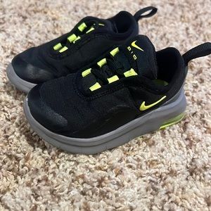 Air Max Motion 2 size 5C